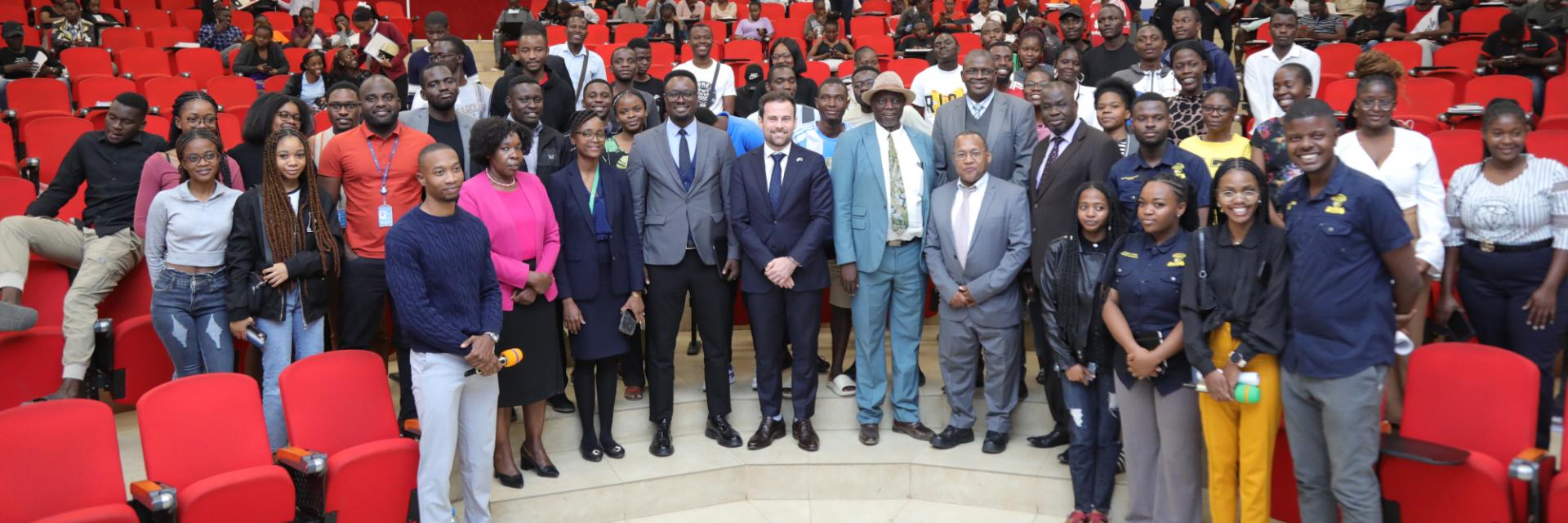 Public lecture on debt restructuring to achieve inclusive and sustainable economic growth